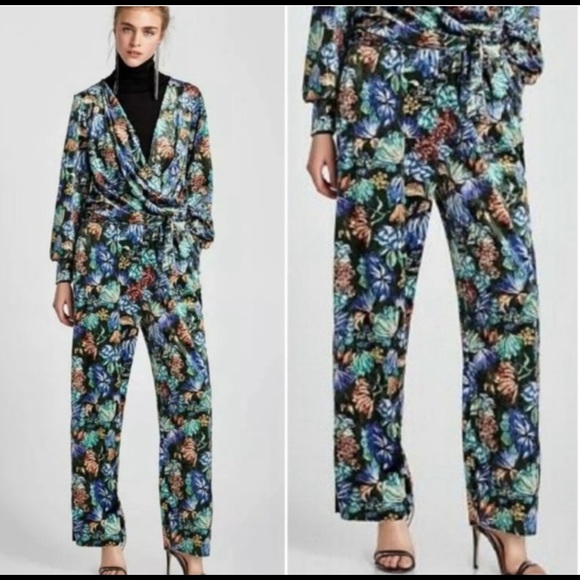 Zara Velvet Pantsuit. - Picture 4 of 6